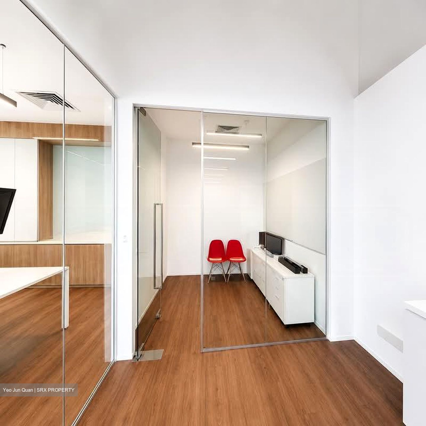 Robinson Square (D1), Office #568209251